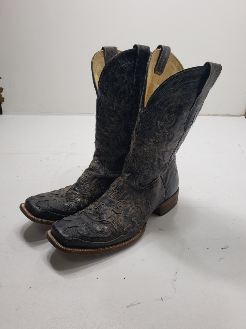 Corral Vintage A2159 Men's 13D Black Distressed Leather Western Cowboy Boots